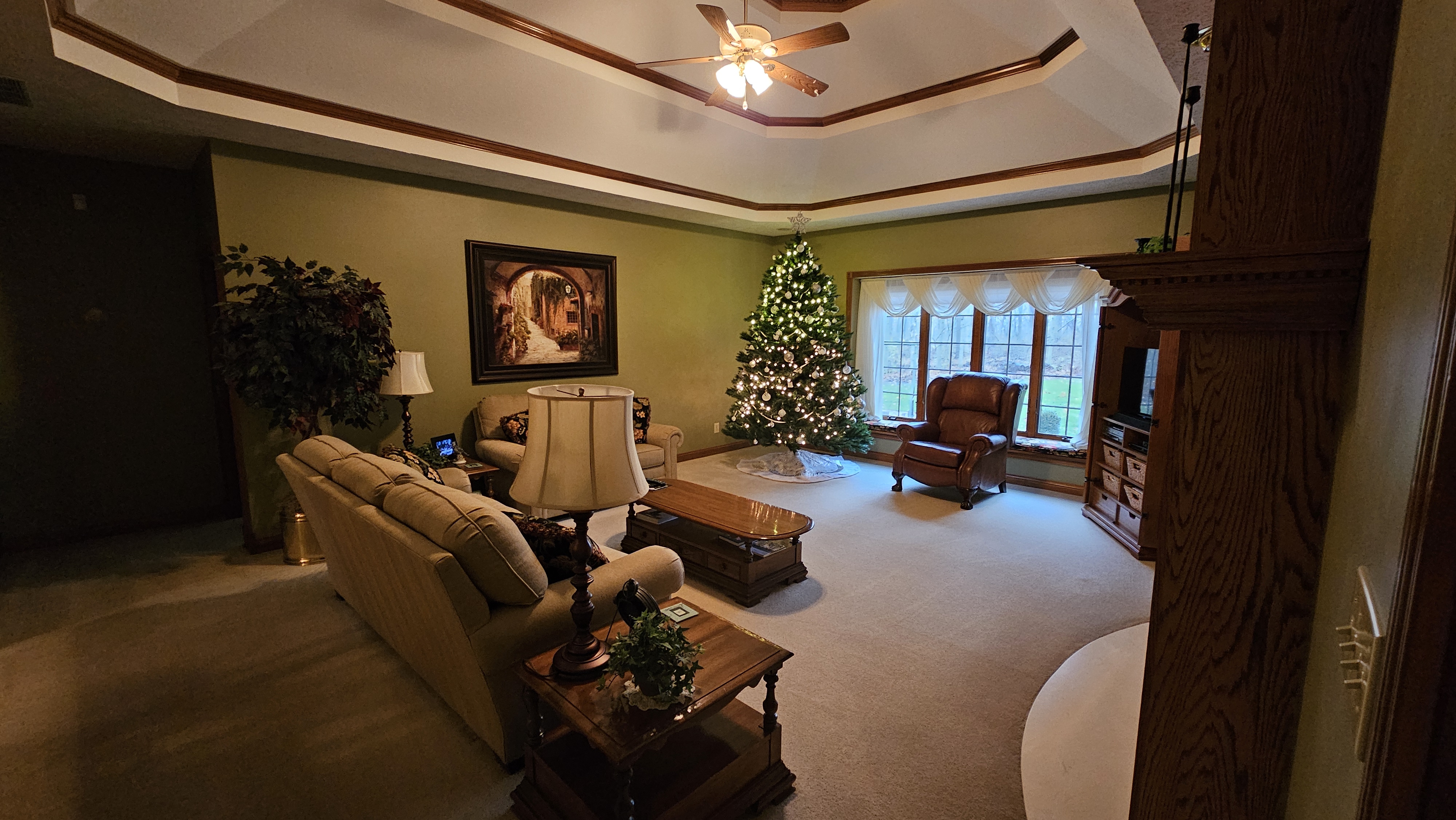 Cleaning and Organizing Checklist for Before and After the Holidays